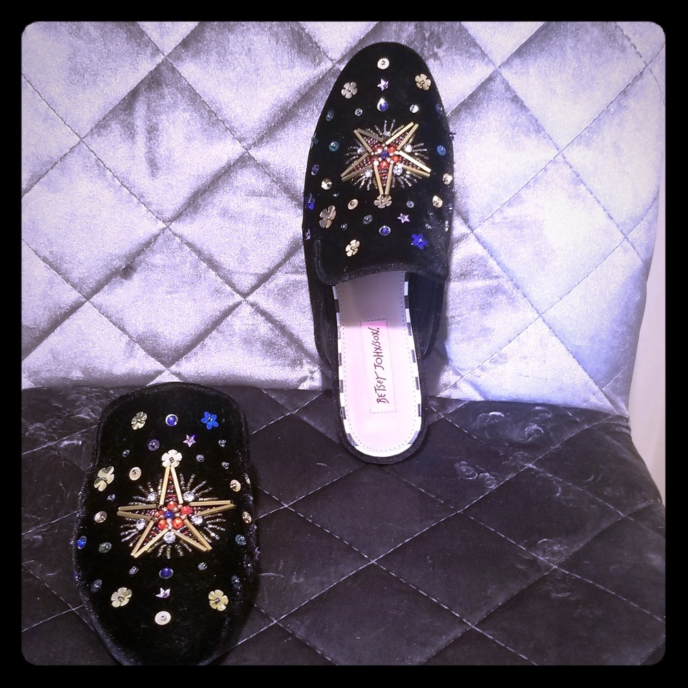Betsey Johnson Flat Mules